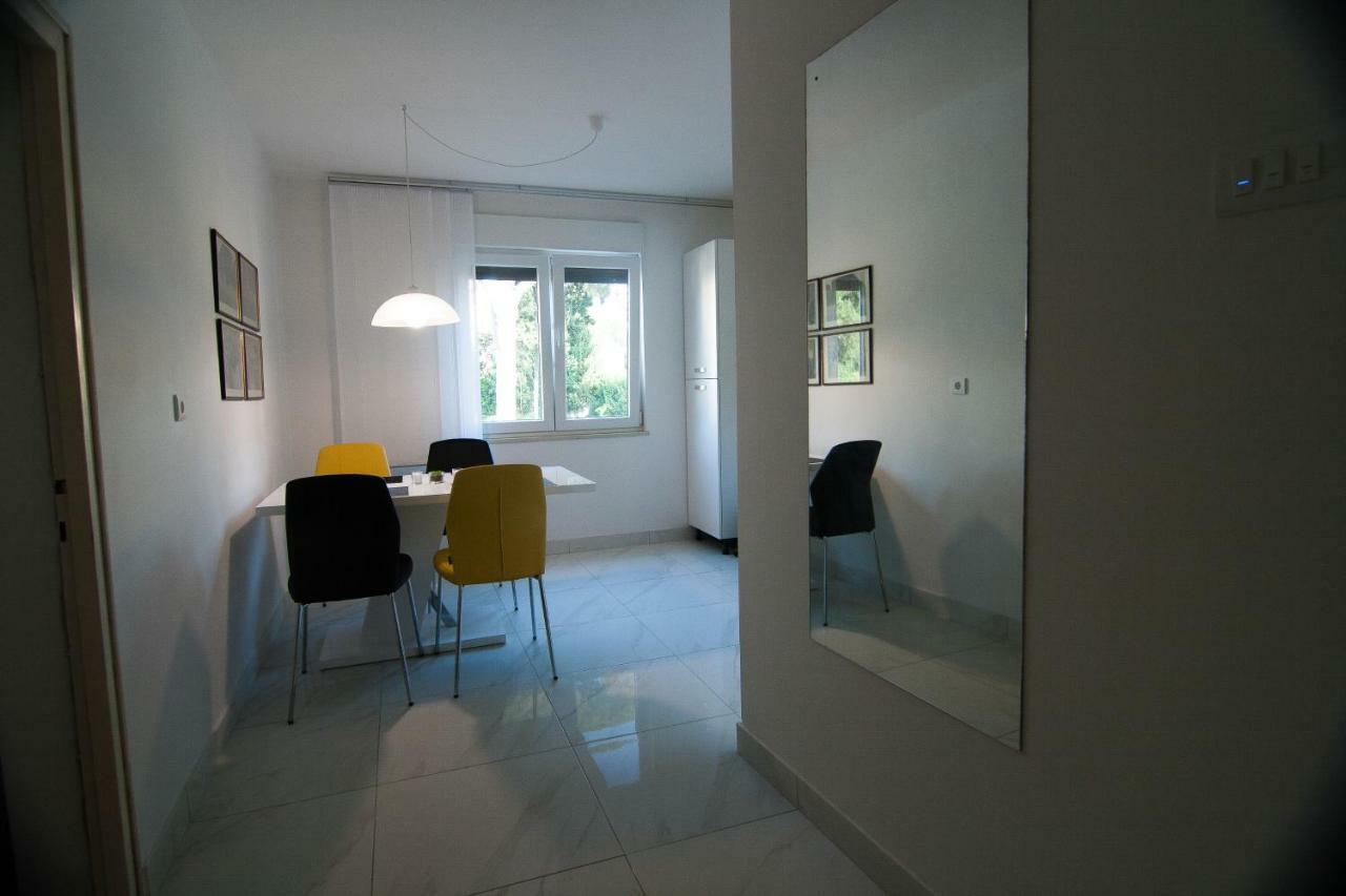 New Renovated Apartment 15 Min From Beach On Foot Pula Zewnętrze zdjęcie