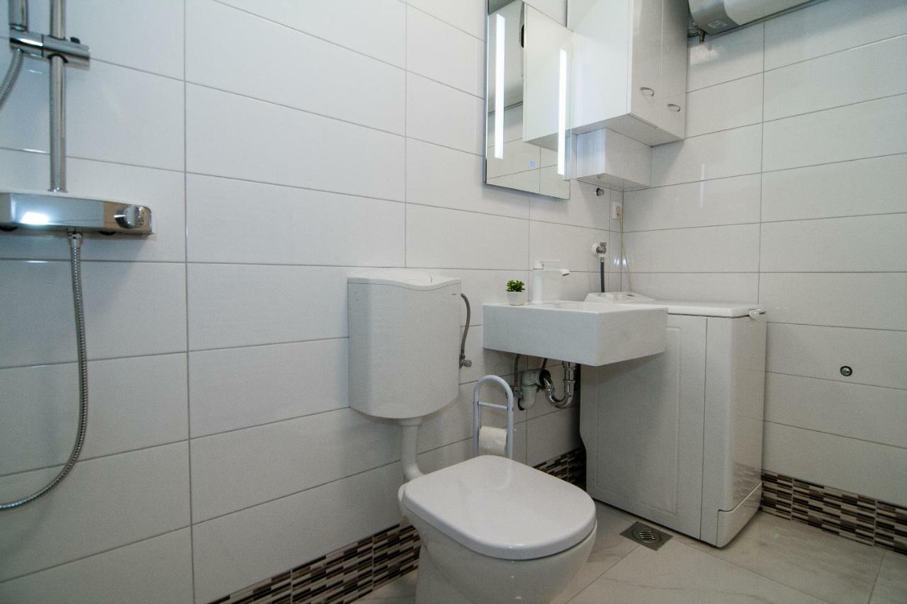 New Renovated Apartment 15 Min From Beach On Foot Pula Zewnętrze zdjęcie