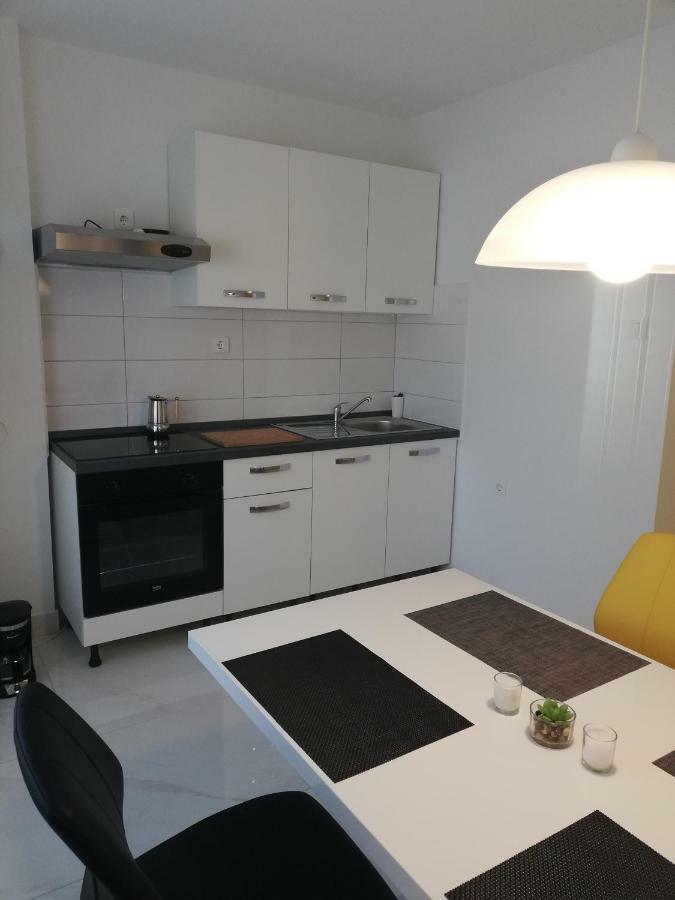 New Renovated Apartment 15 Min From Beach On Foot Pula Zewnętrze zdjęcie